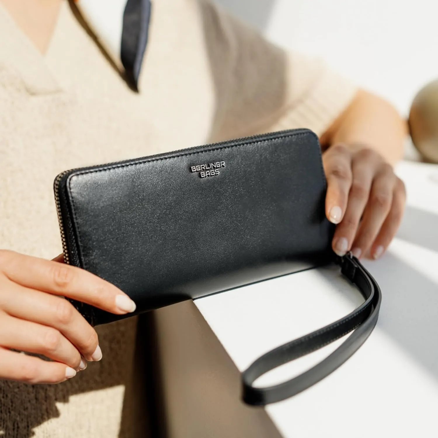 BERLINER BAGS Premium Genuine Leather Wallet Lyon, RFID Blocking Credit Card Holder, Clutch Purses for Women, Zip Around Wallet for 15 Cards and ID window, Bills, Coins - Black