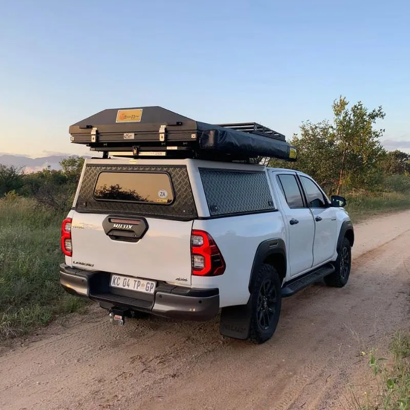 Eezi-Awn Blade 40th Edition Hard Shell Roof Top Tent
