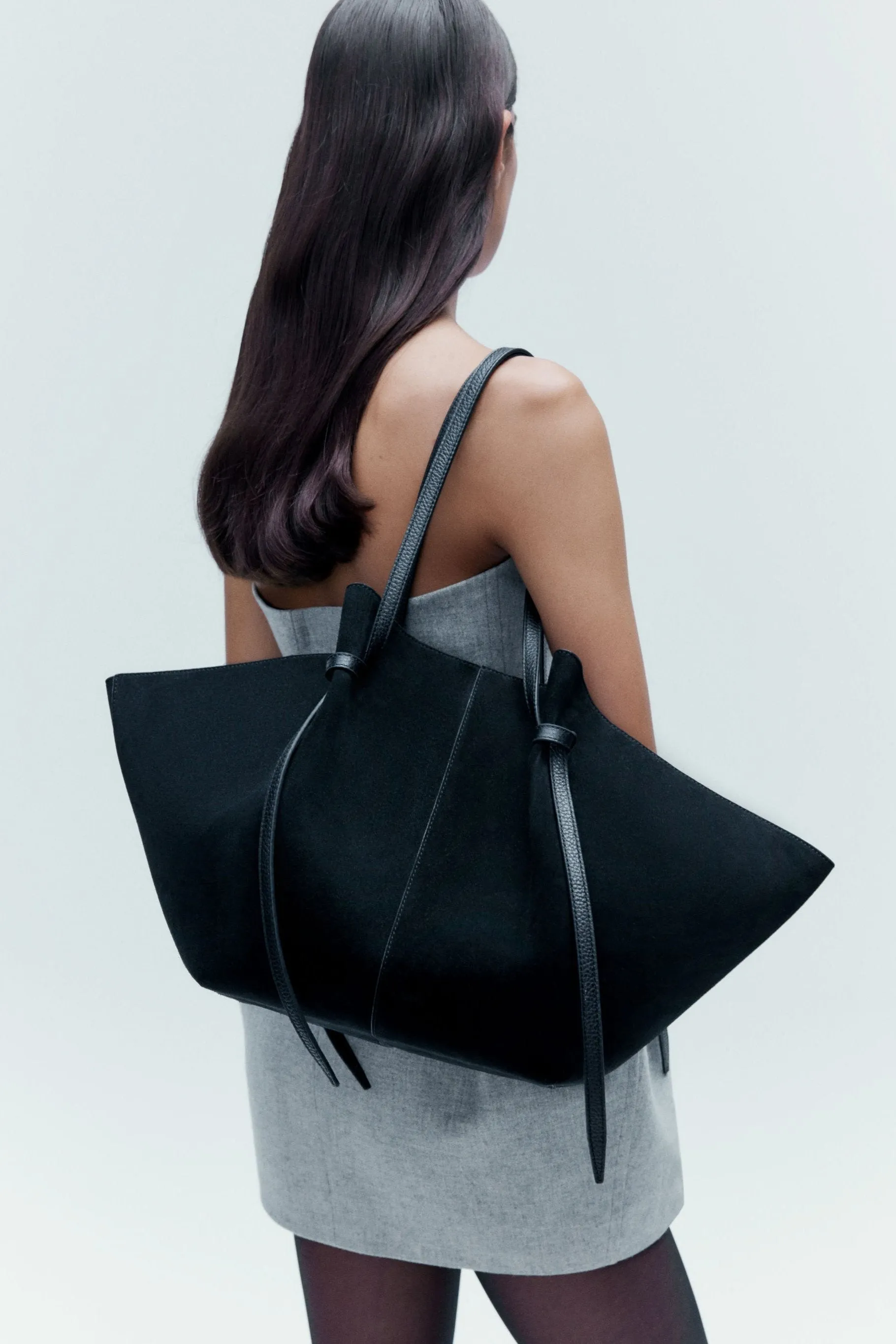 Large Mochi Black Suede