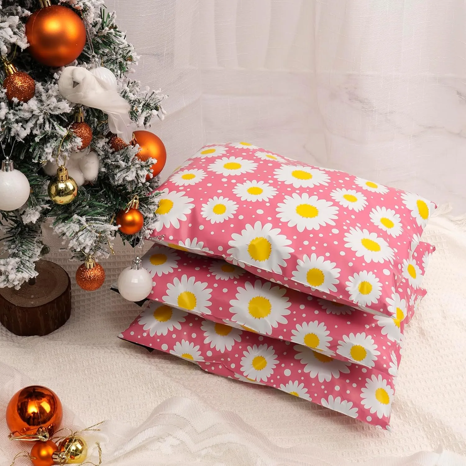Poly Mailer 14.5x19 Inch 50 Pcs, Waterproof and Tear-Resistant Shipping Bags for Clothing, Cute Mailing Bags with Self-Seal, Daisy Printed Packaging Bags for Small Business