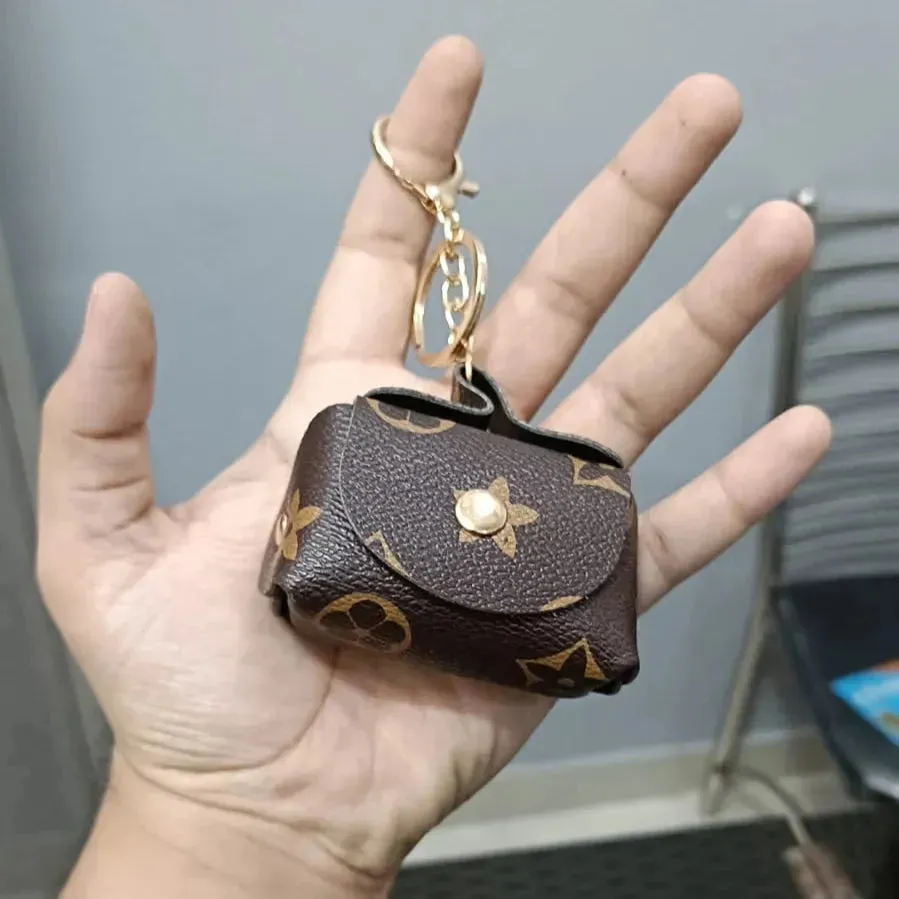 Signature Style Monogram Coin Purse