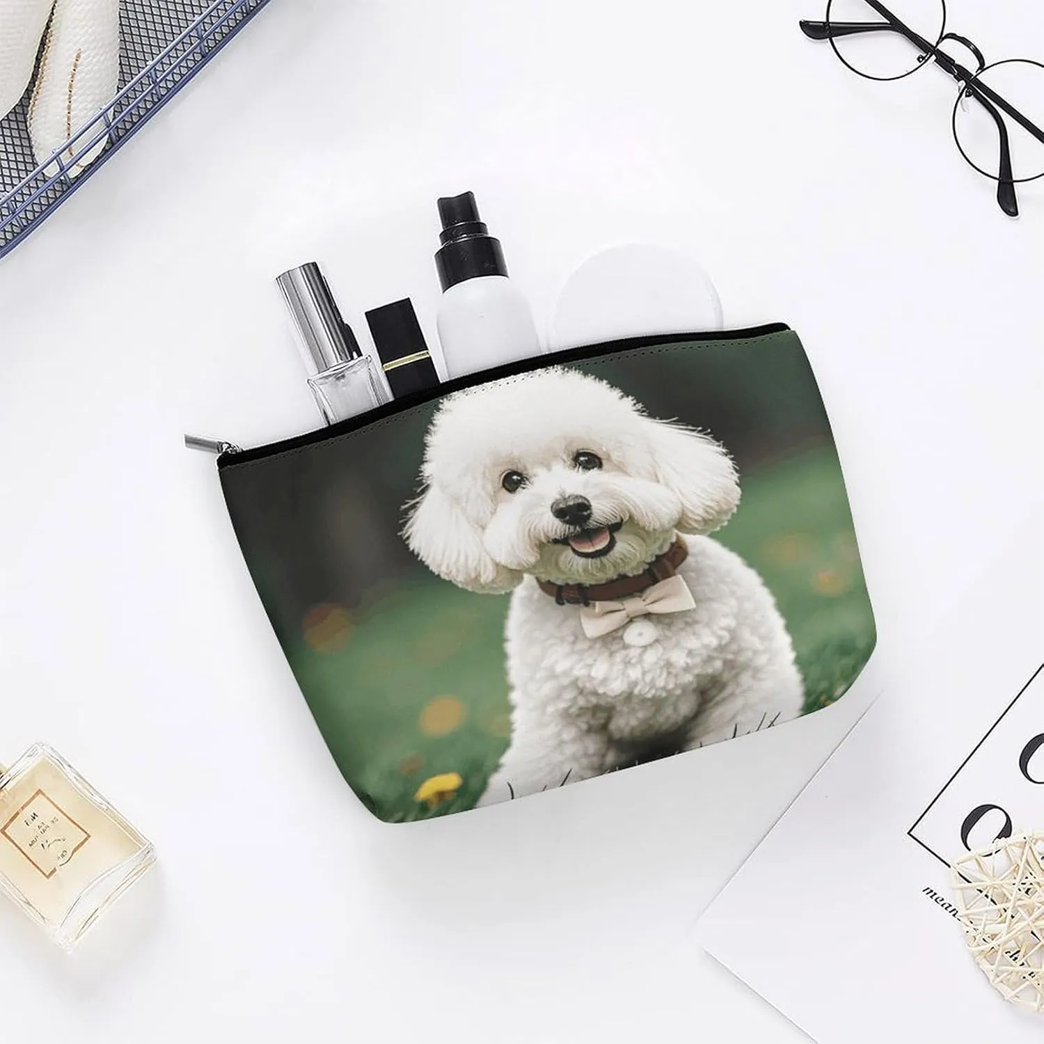 Toiletry Bag for Women Bichon Frise Dog on The Grass Cosmetic Bag Portable Capacity Travel Makeup Bags with Zipper Lightweight Cute Beauty Makeup Organizer for Traveling, Accessories, Essentials