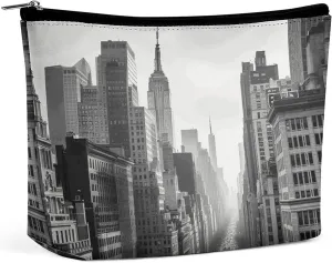 Toiletry Bag for Women Black And White New York Cosmetic Bag Portable Capacity Travel Makeup Bags with Zipper Lightweight Cute Beauty Makeup Organizer for Traveling, Accessories, Essentials