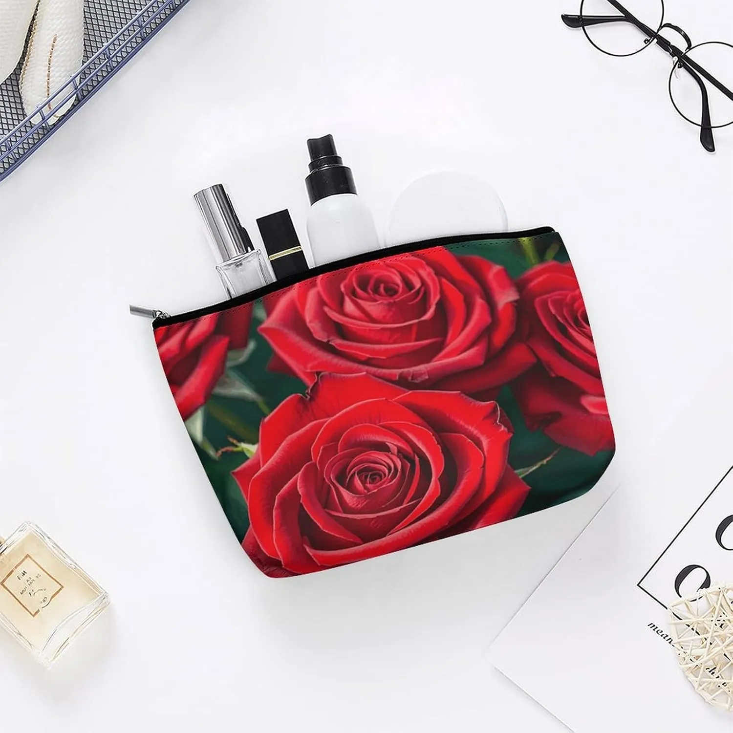Toiletry Bag for Women Many Red Rose Cosmetic Bag Portable Capacity Travel Makeup Bags with Zipper Lightweight Cute Beauty Makeup Organizer for Traveling, Accessories, Essentials
