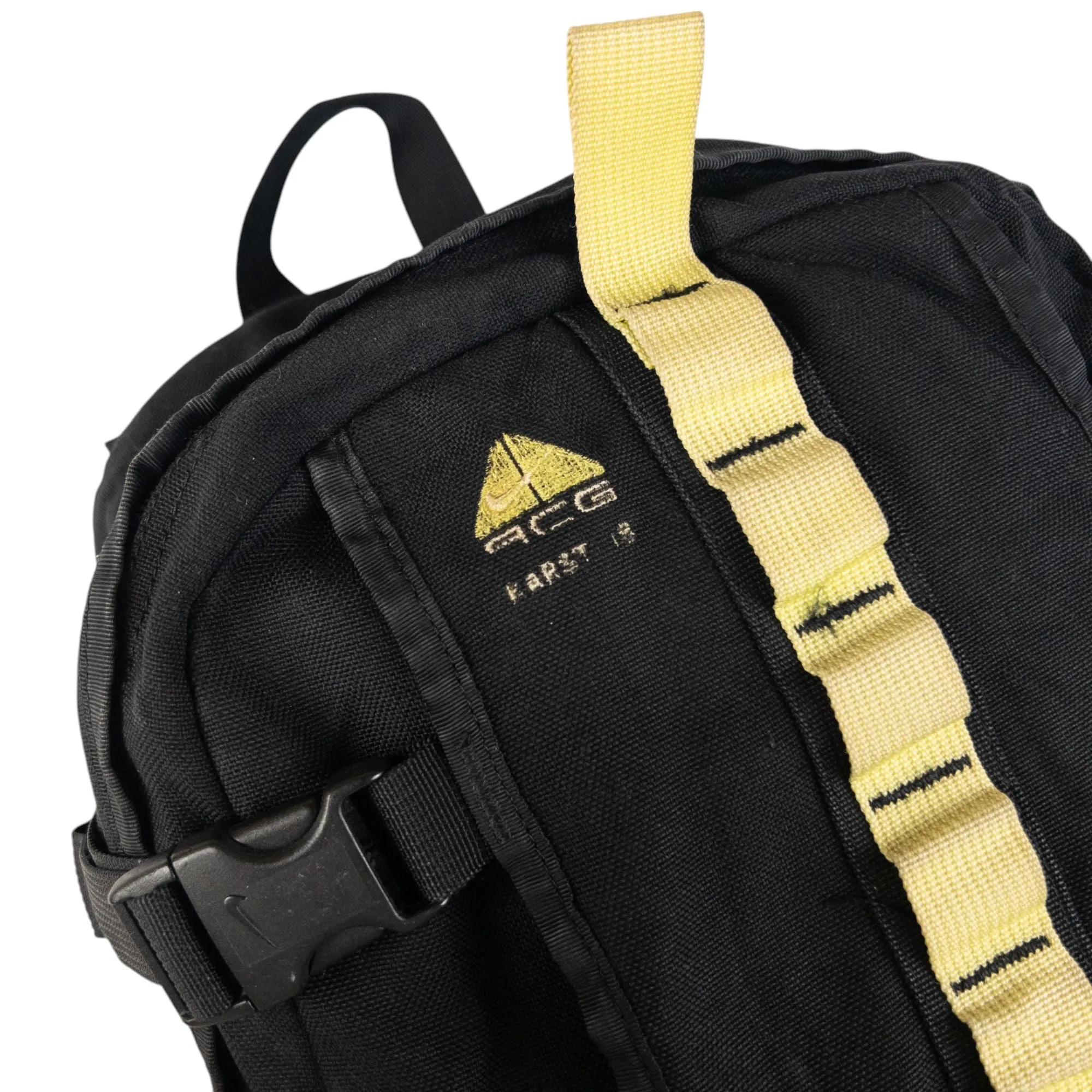 Vintage Nike ACG Karst 18 Backpack