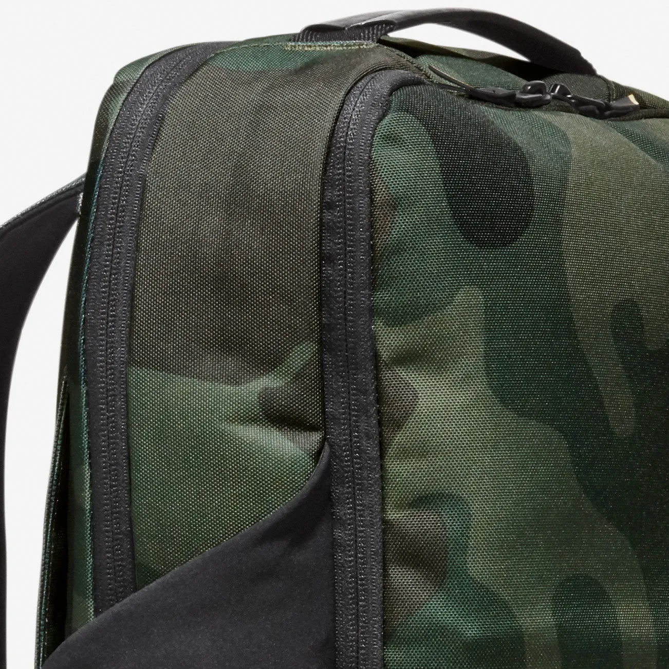 ZERØGRAND Slim Convertible Backpack