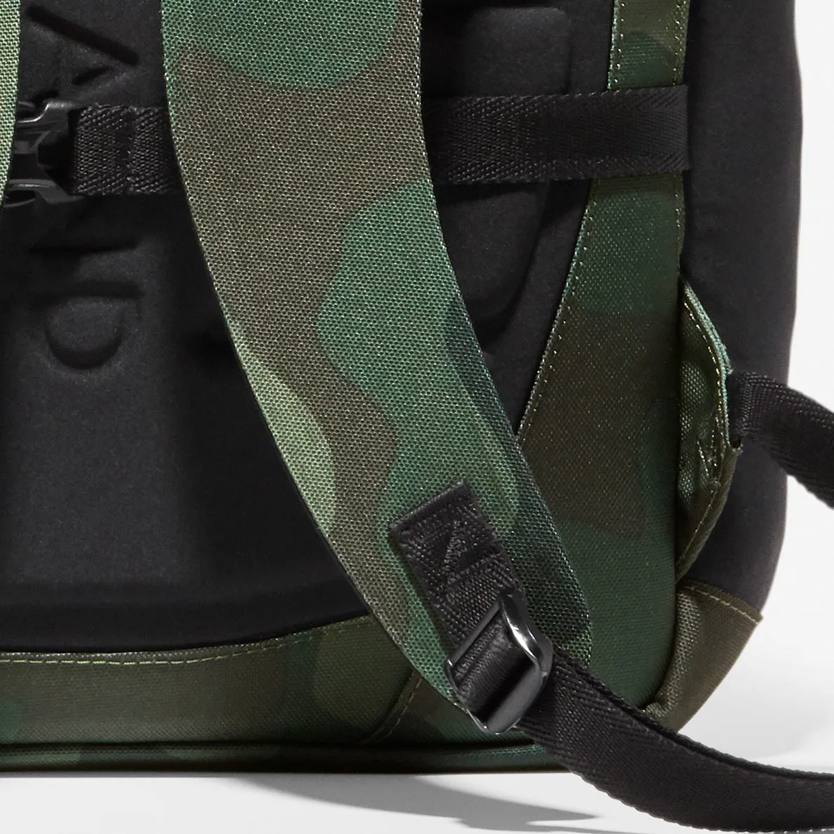 ZERØGRAND Slim Convertible Backpack
